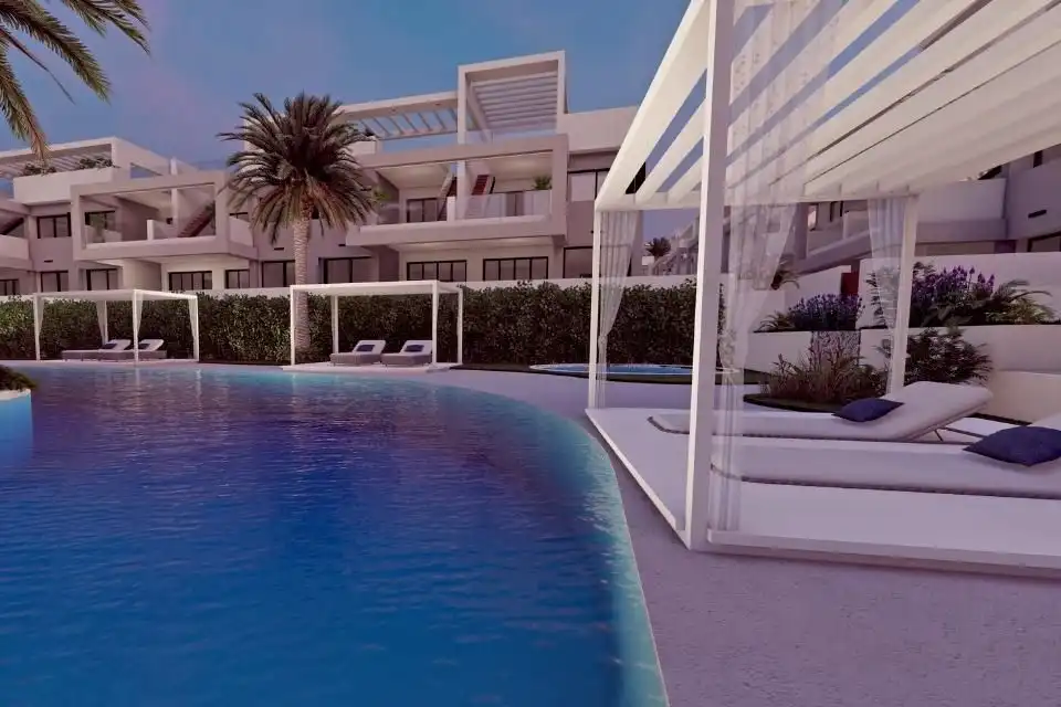 Piscina de Casa o xalet en venda en Torrevieja amb Piscina comunitària