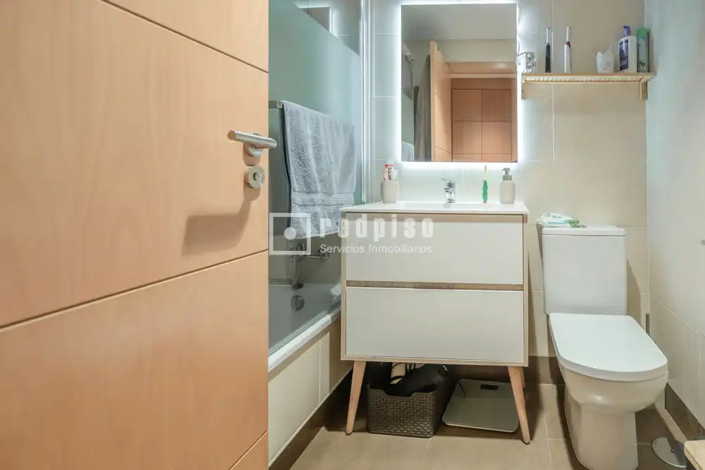 Bathroom of Flat for rent in Getafe  with Air Conditioner, Heating and Private garden