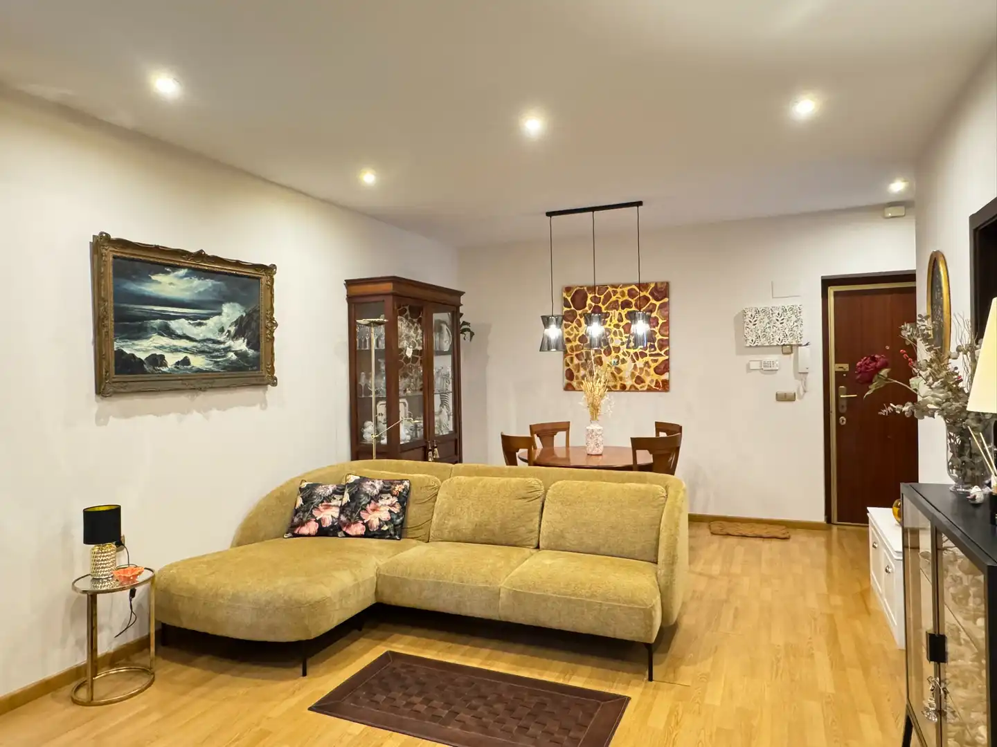 Sala d'estar de Pis en venda en Almería amb Aire condicionat