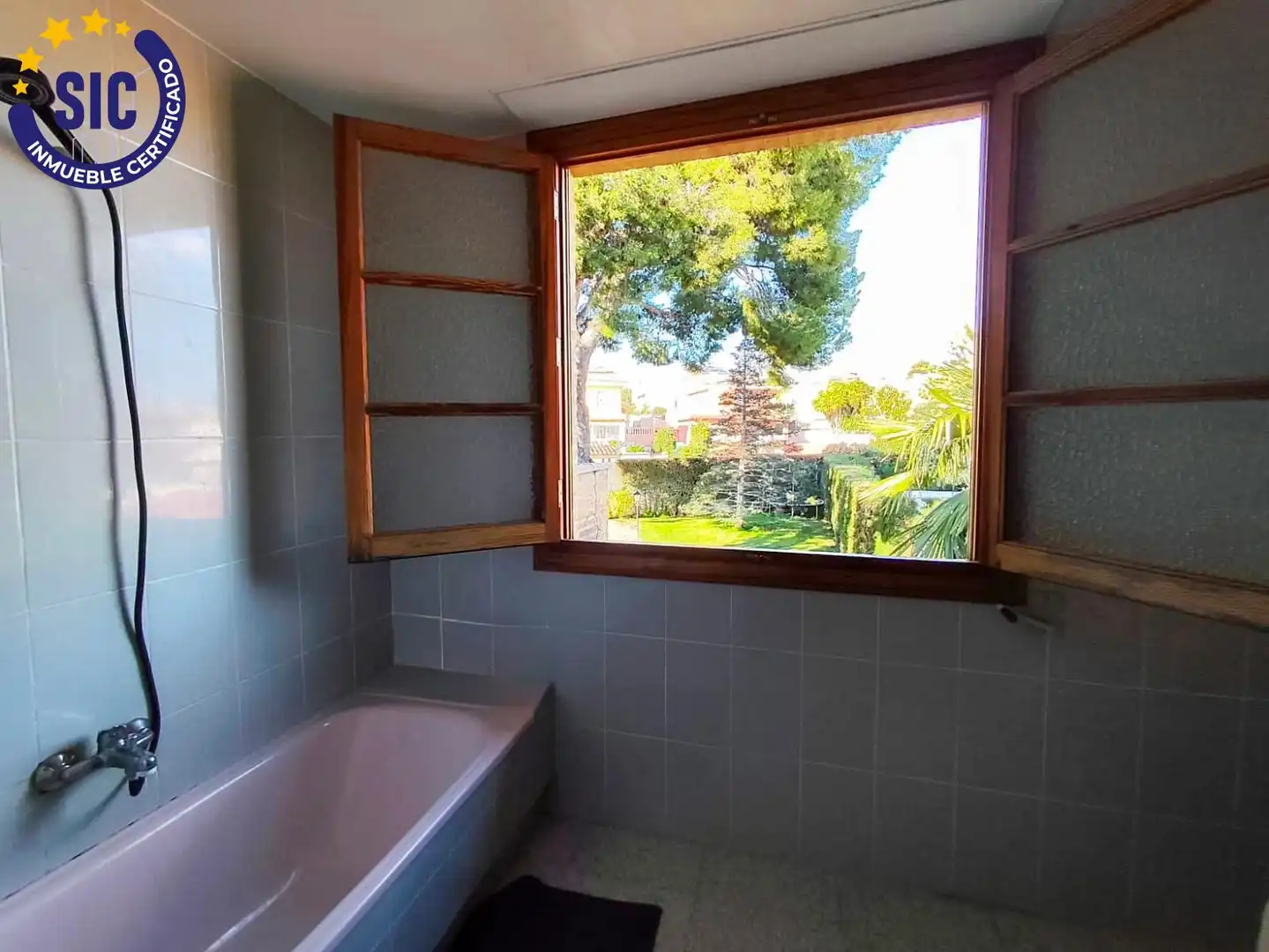 Bathroom of Houses for sale in Torrent  with Air Conditioner, Heating and Private garden