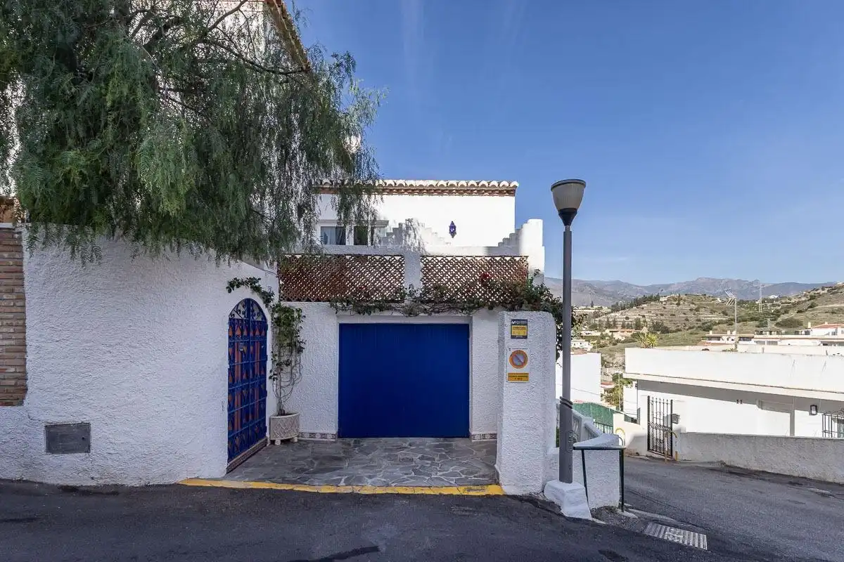 Vista exterior de Casa o chalet en venta en Almuñécar con Aire acondicionado, Calefacción y Jardín privado