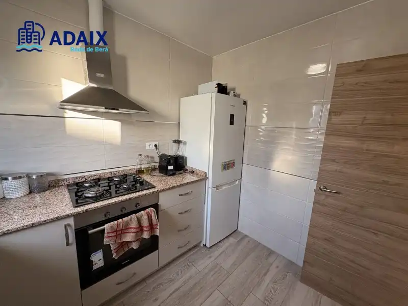 Kitchen of Flat for sale in Roda de Berà  with Terrace and Oven