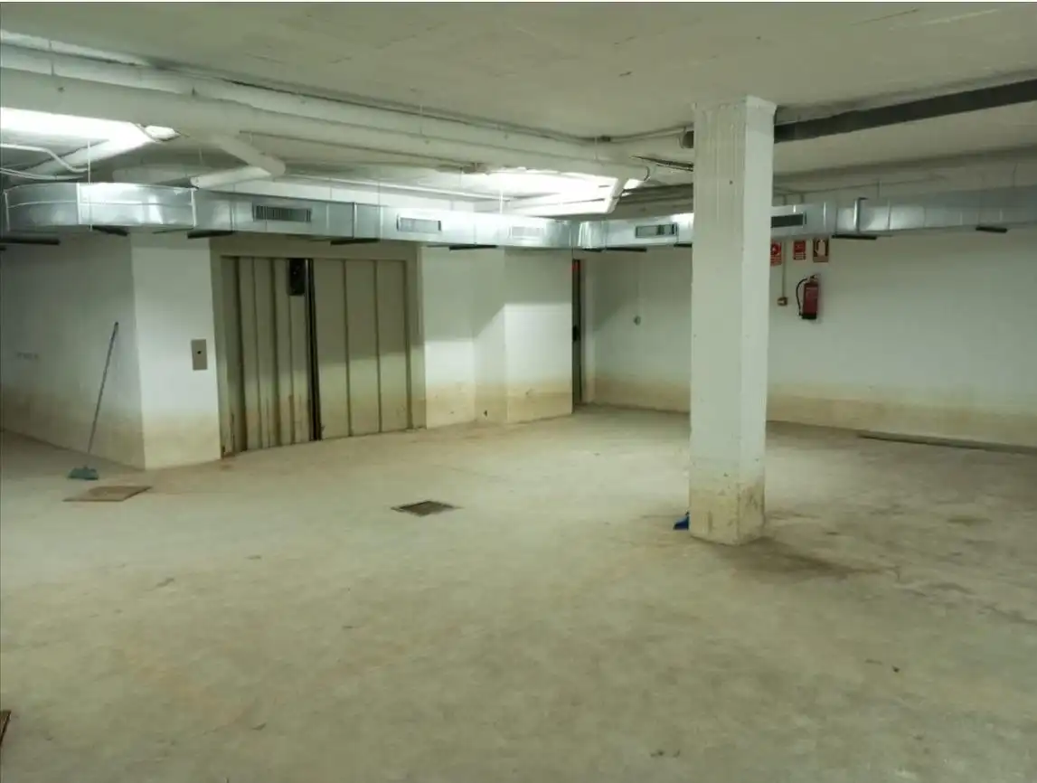 Einzelparkplatz zum Verkauf in Los Barrios