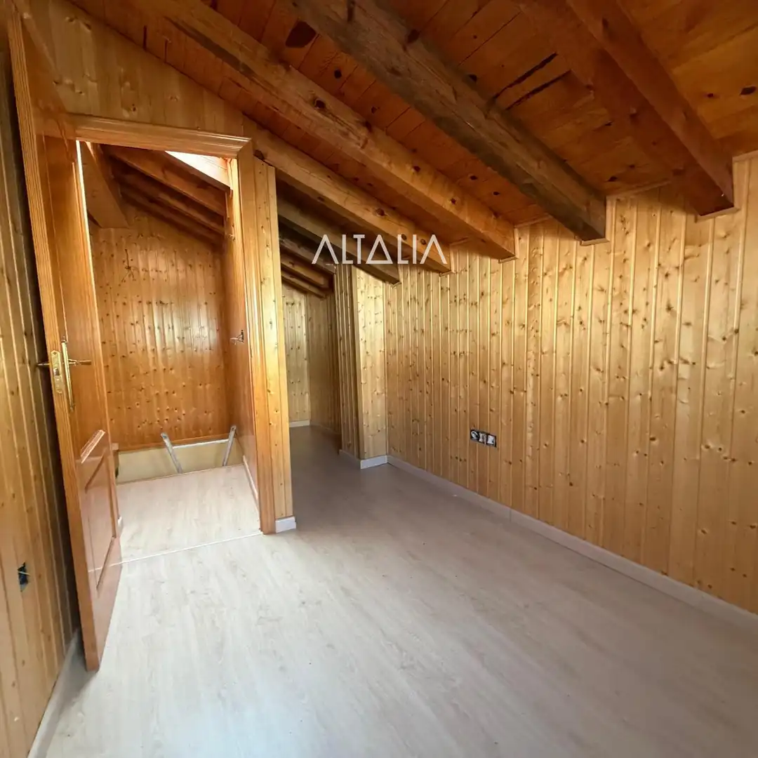 Dormitori de Casa o xalet en venda en Cuenca amb Terrassa