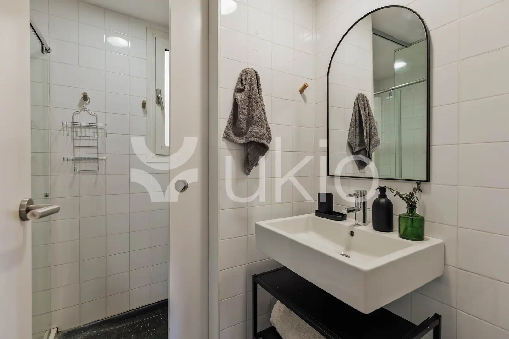 Badezimmer von Wohnungen zur Miete in Barcelona mit Klimaanlage, Heizung und Möbliert