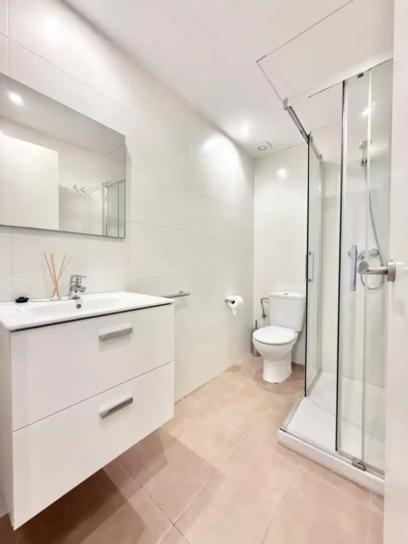 Baño de Estudio en venta en Barcelona con Aire acondicionado, Calefacción y Parquet