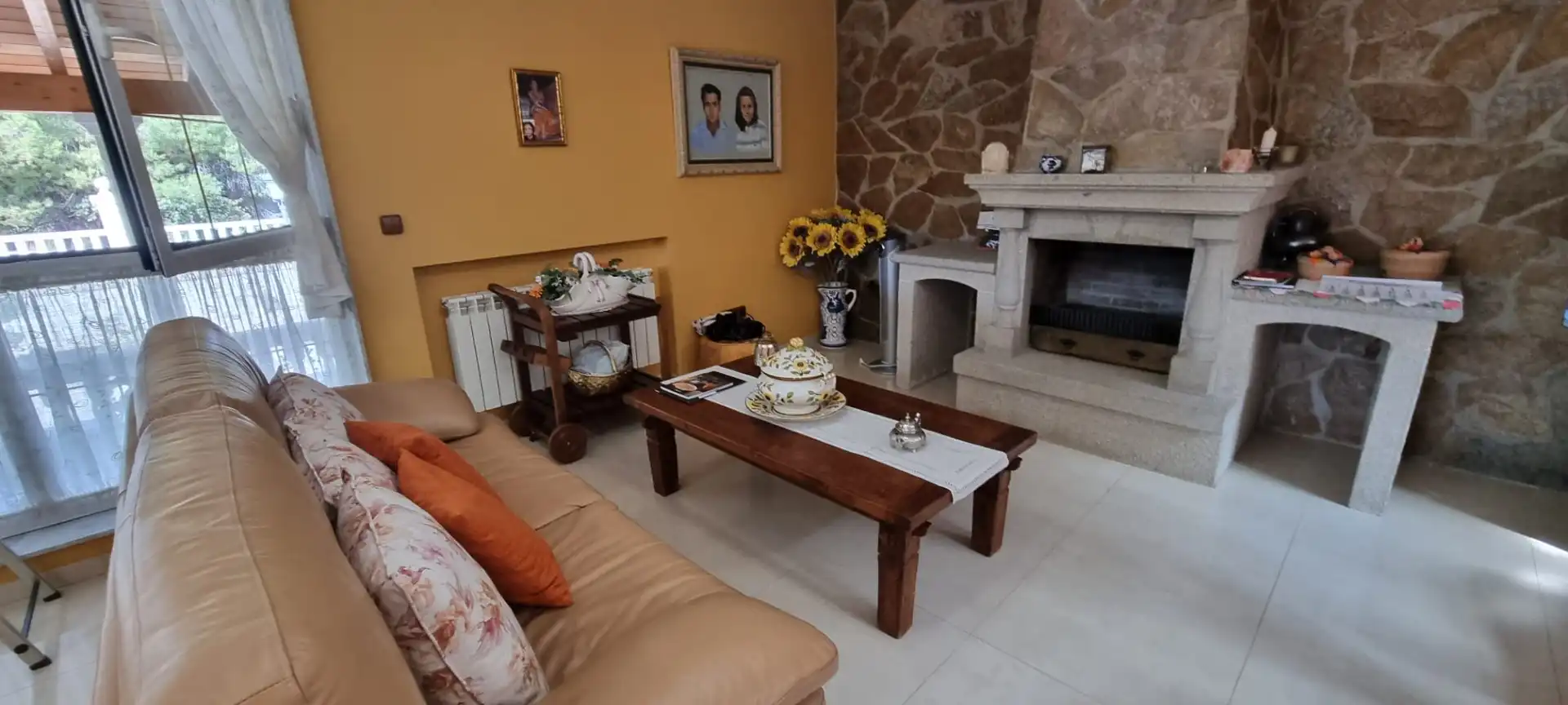 Sala d'estar de Casa o xalet en venda en Moralzarzal amb Aire condicionat, Calefacció i Jardí privat