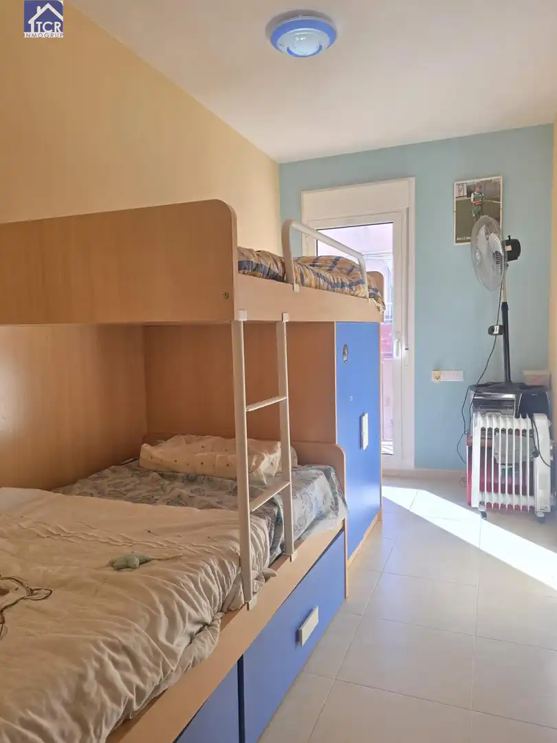 Schlafzimmer von Wohnung zum Verkauf in Camarles mit Klimaanlage, Balkon und Gemeinschaftspool
