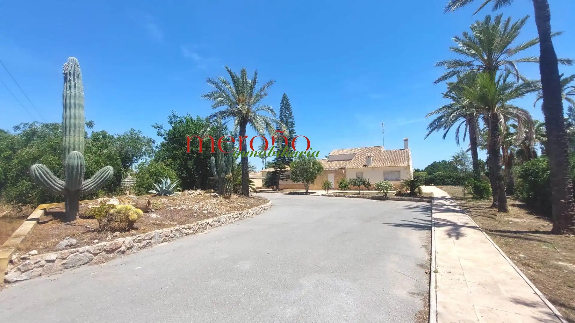 Außenansicht von Haus oder Chalet zur Miete in Elche / Elx mit Privatgarten, Terrasse und Abstellraum