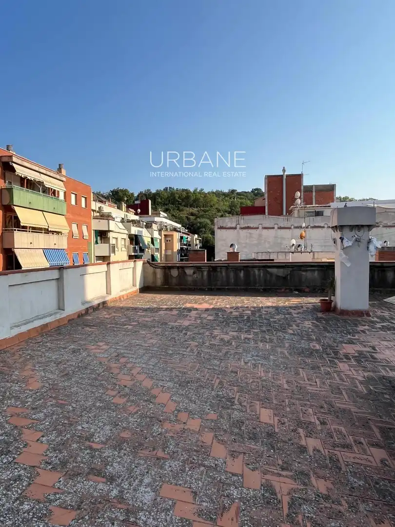 Vista exterior de Ático en venta en Barcelona con Aire acondicionado, Calefacción y Terraza