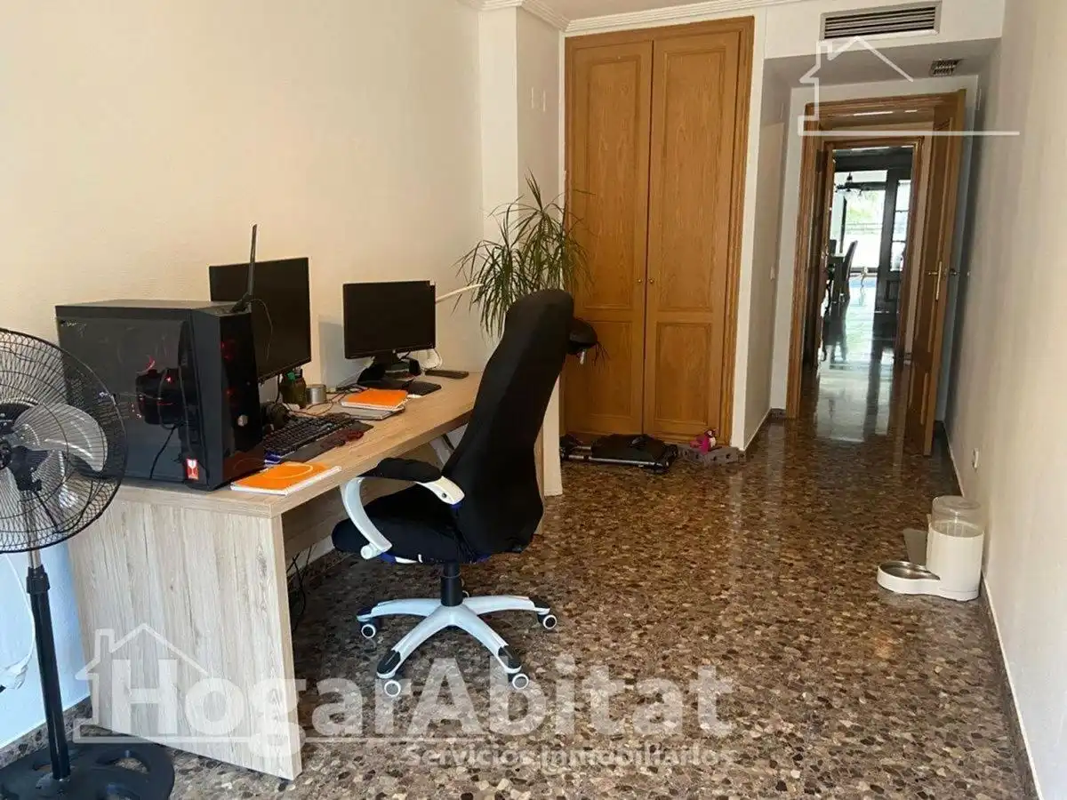Wohnung zum Verkauf in Valencia mit Klimaanlage, Heizung und Terrasse