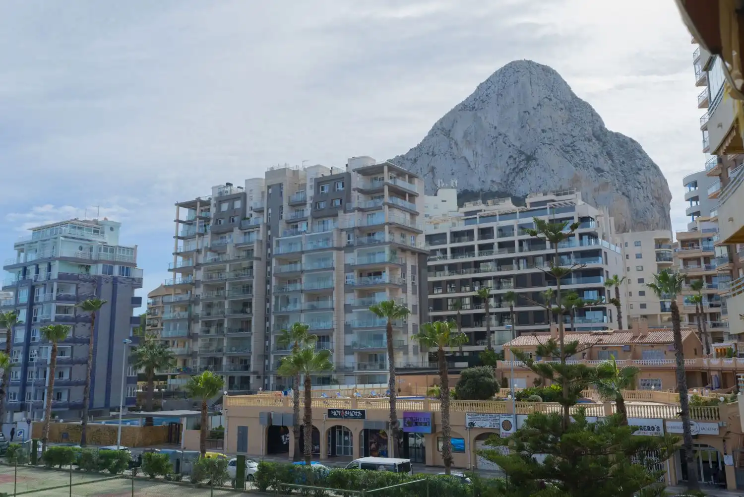 Außenansicht von Wohnungen zum Verkauf in Calpe / Calp mit Klimaanlage, Heizung und Terrasse