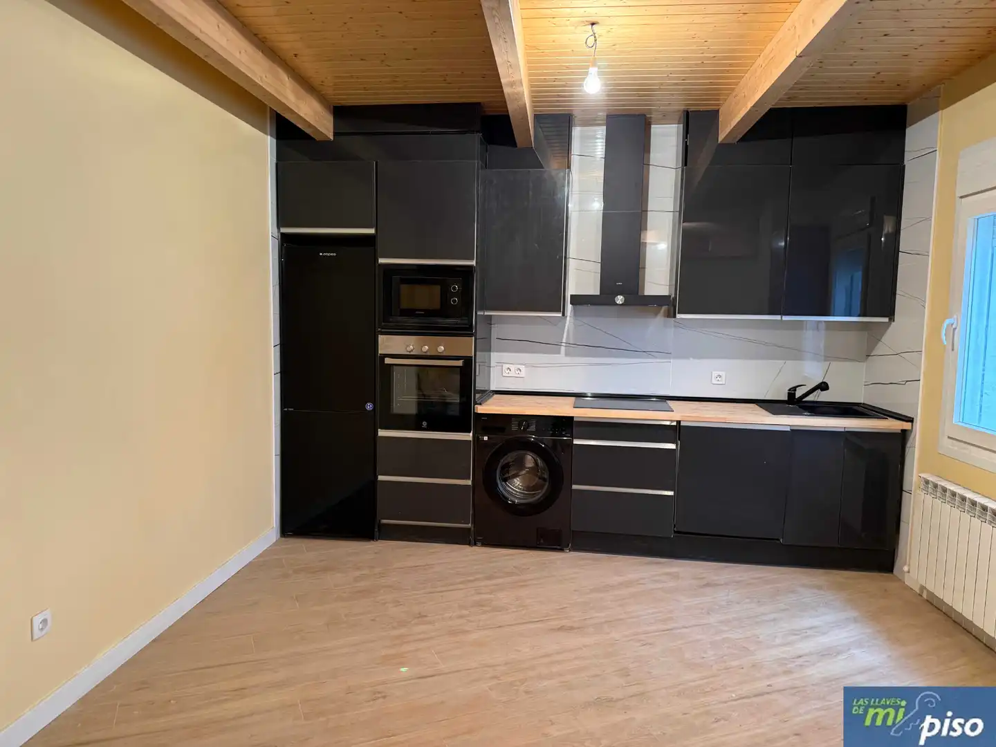 Kitchen of Flat for sale in Valladolid  with Heating, Parquet flooring and Terrace