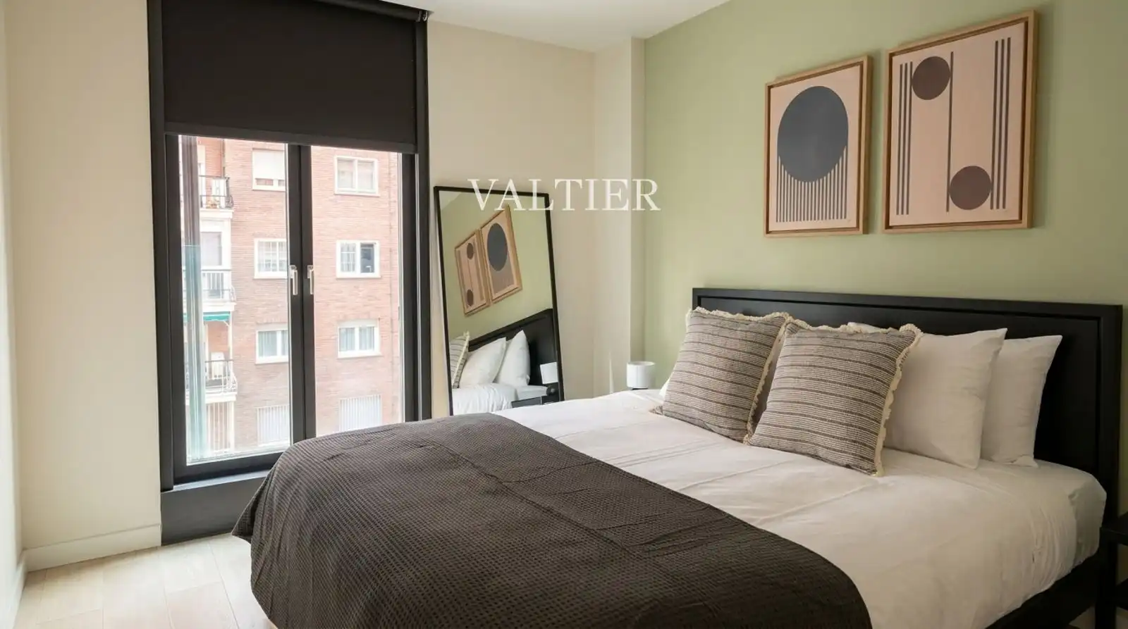 Schlafzimmer von Dachboden zur Miete in Madrid mit Heizung, Abstellraum und Schwimmbad