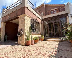 Exterior view of Single-family semi-detached for sale in Utrera  with Terrace