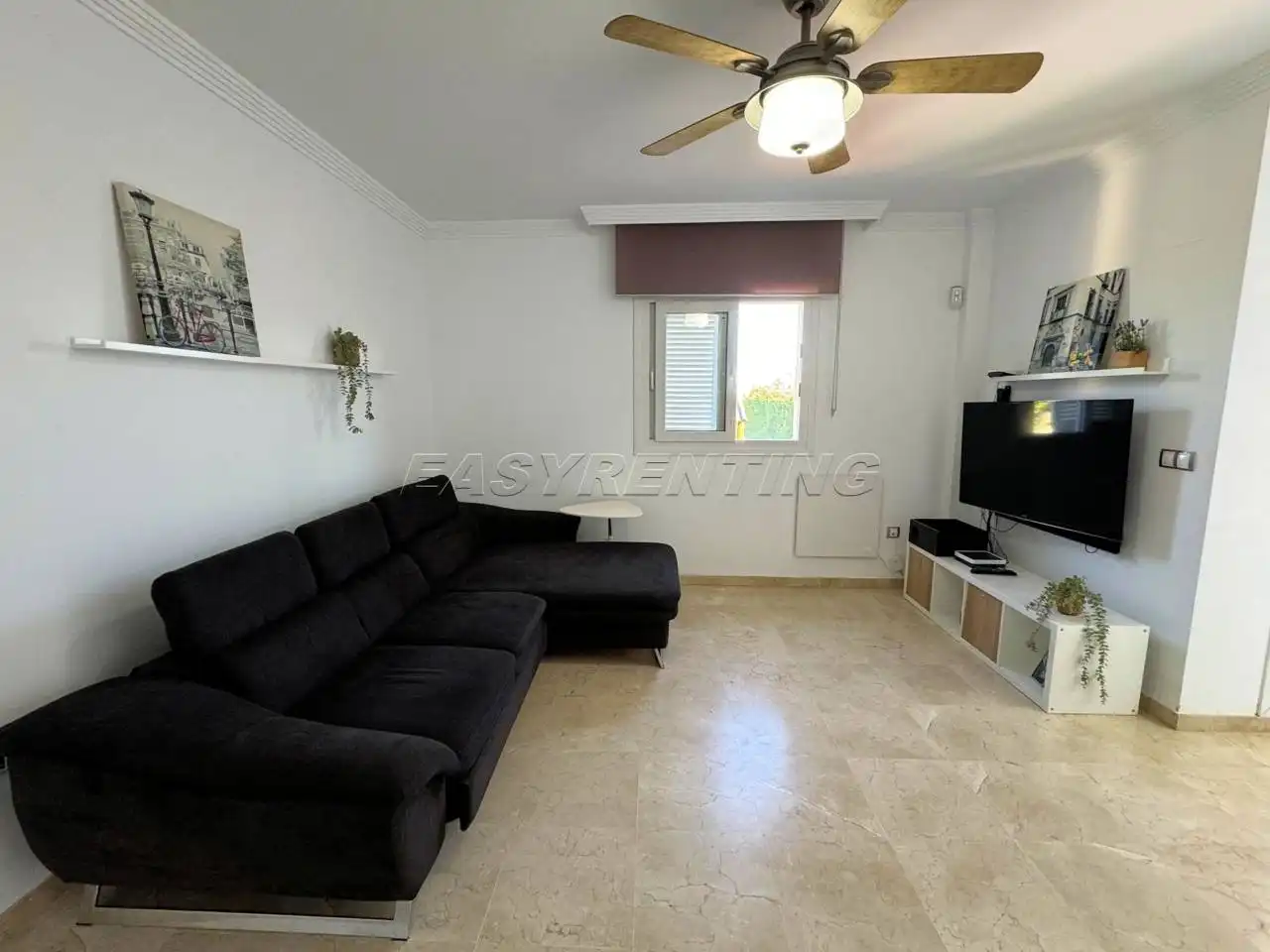 Sala d'estar de Casa adosada de lloguer en La Línea de la Concepción amb Terrassa, Moblat i Piscina comunitària