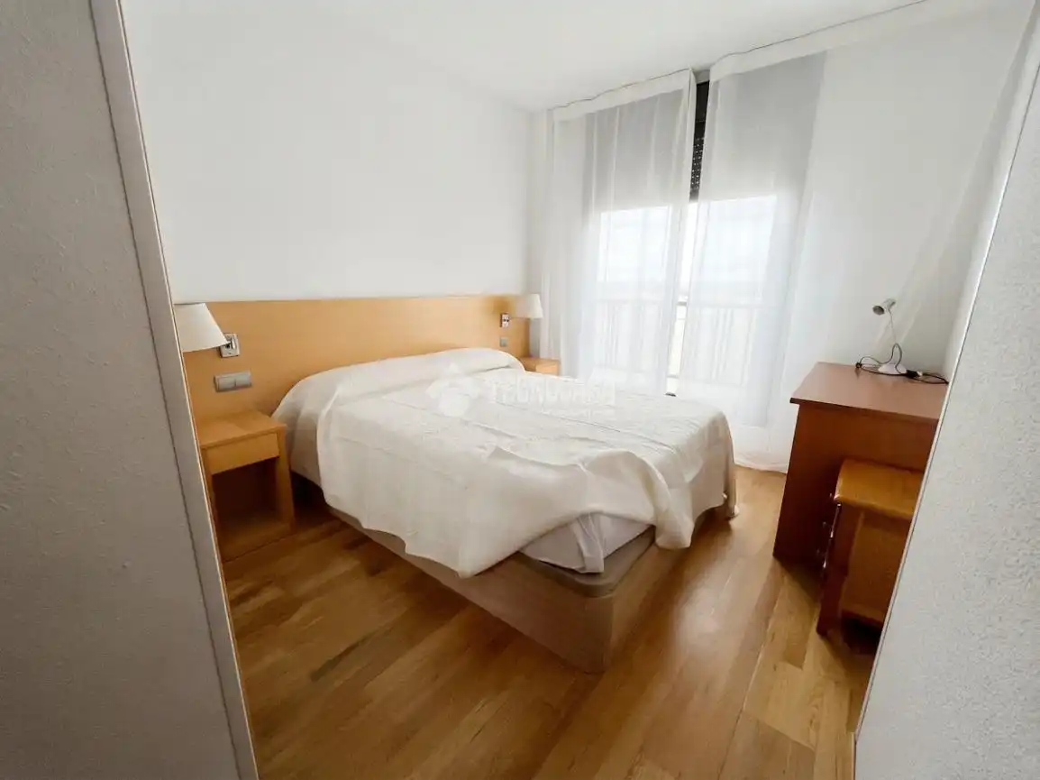 Habitación de Piso en venta en Madrid con Amueblado y Piscina comunitaria