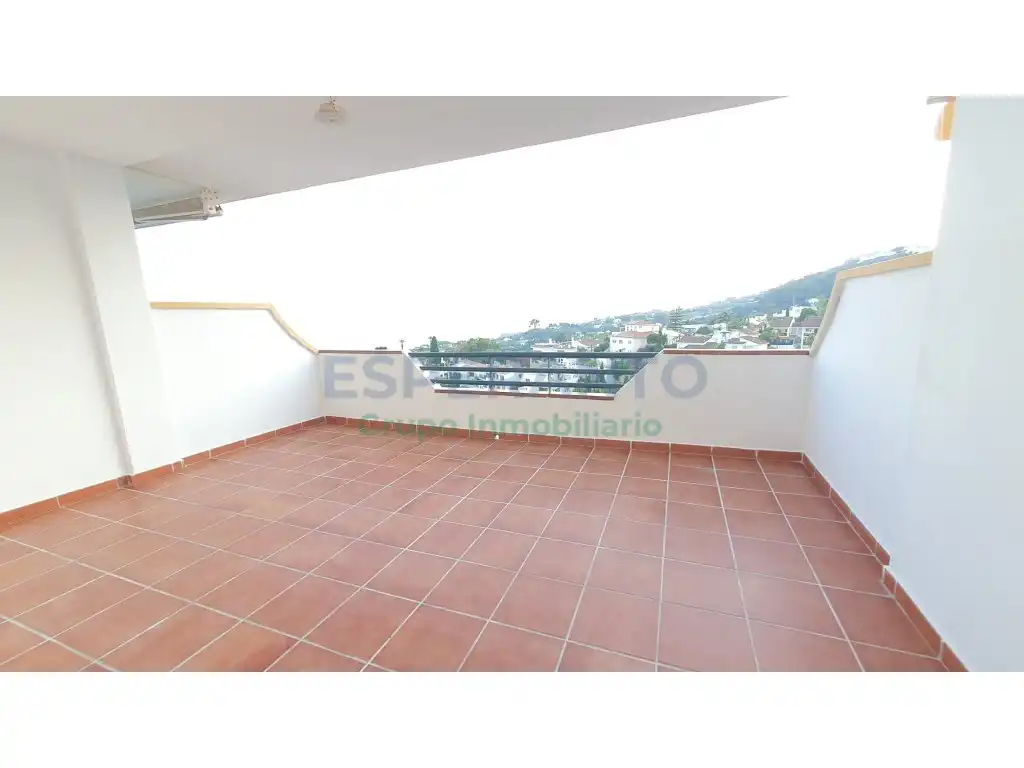 Terrassa de Apartament de lloguer en Benalmádena amb Moblat