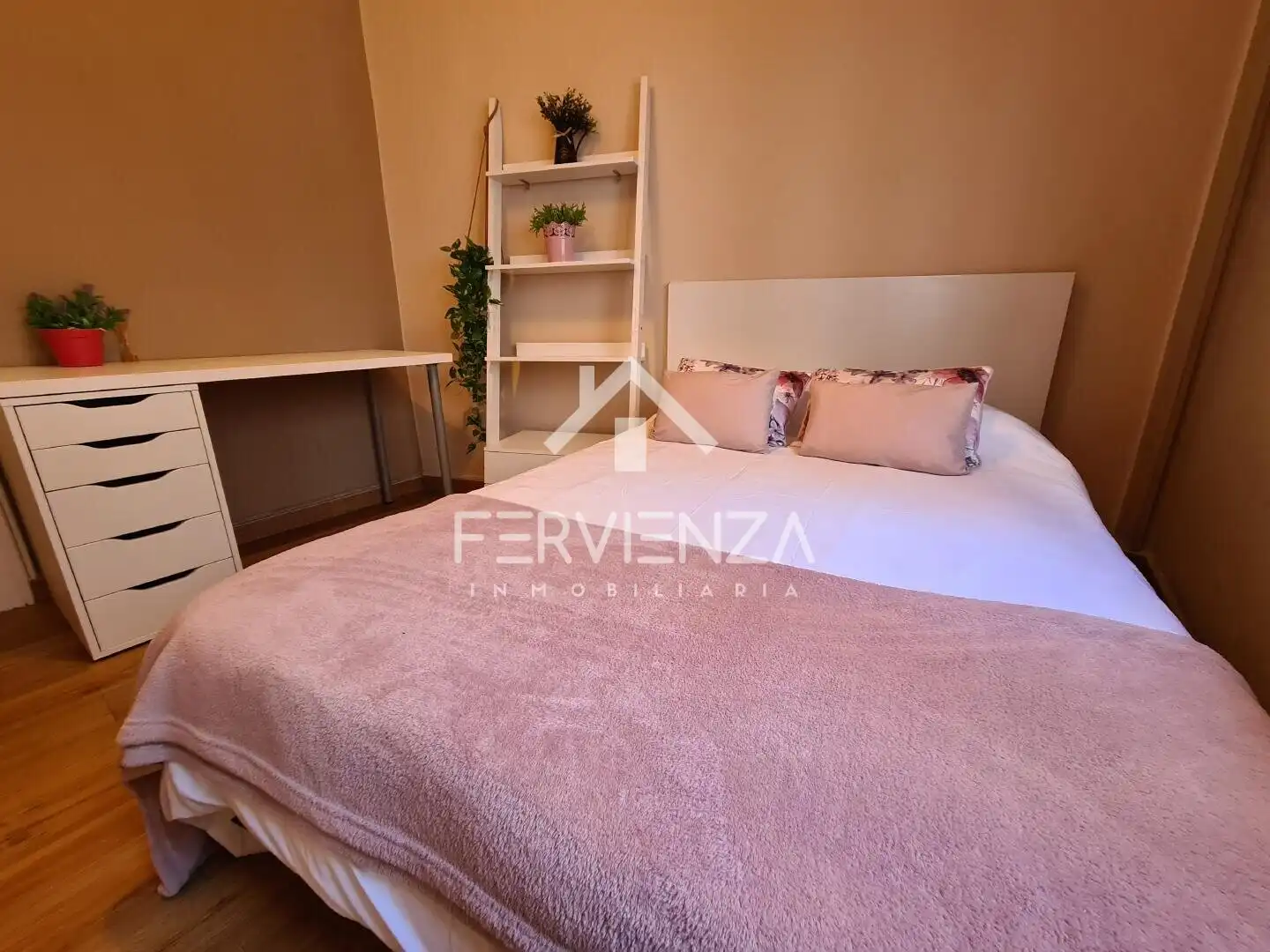 Dormitori de Pis en venda en Oviedo 