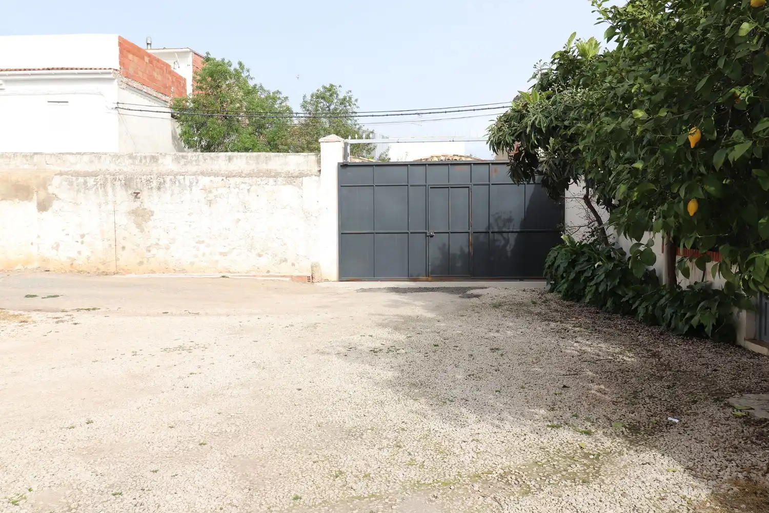 Aparcament de Casa o xalet en venda en Íllora amb Jardí privat i Moblat