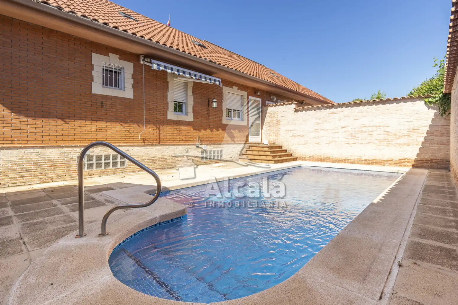 Piscina de Casa adosada en venta en Villalbilla con Aire acondicionado, Calefacción y Parquet