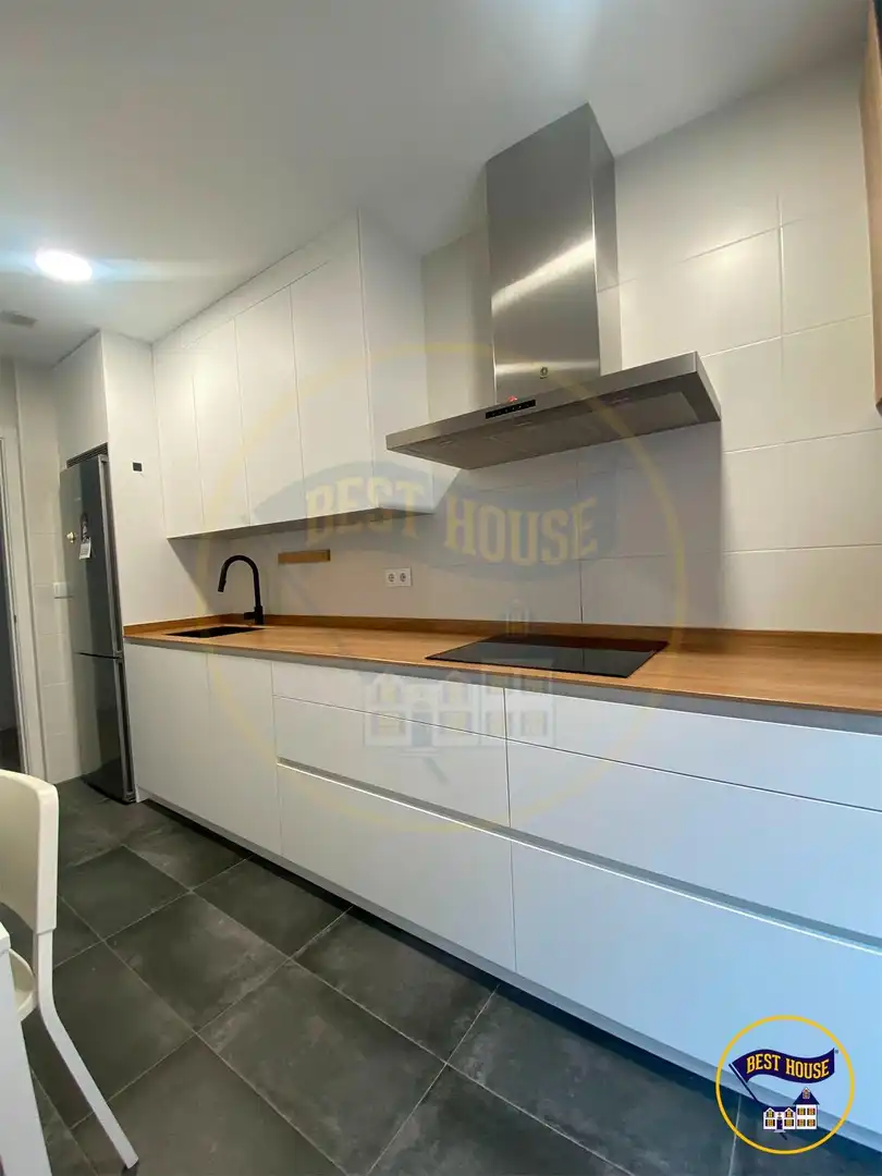Flat for sale in Calle JOSE COBO, Centro