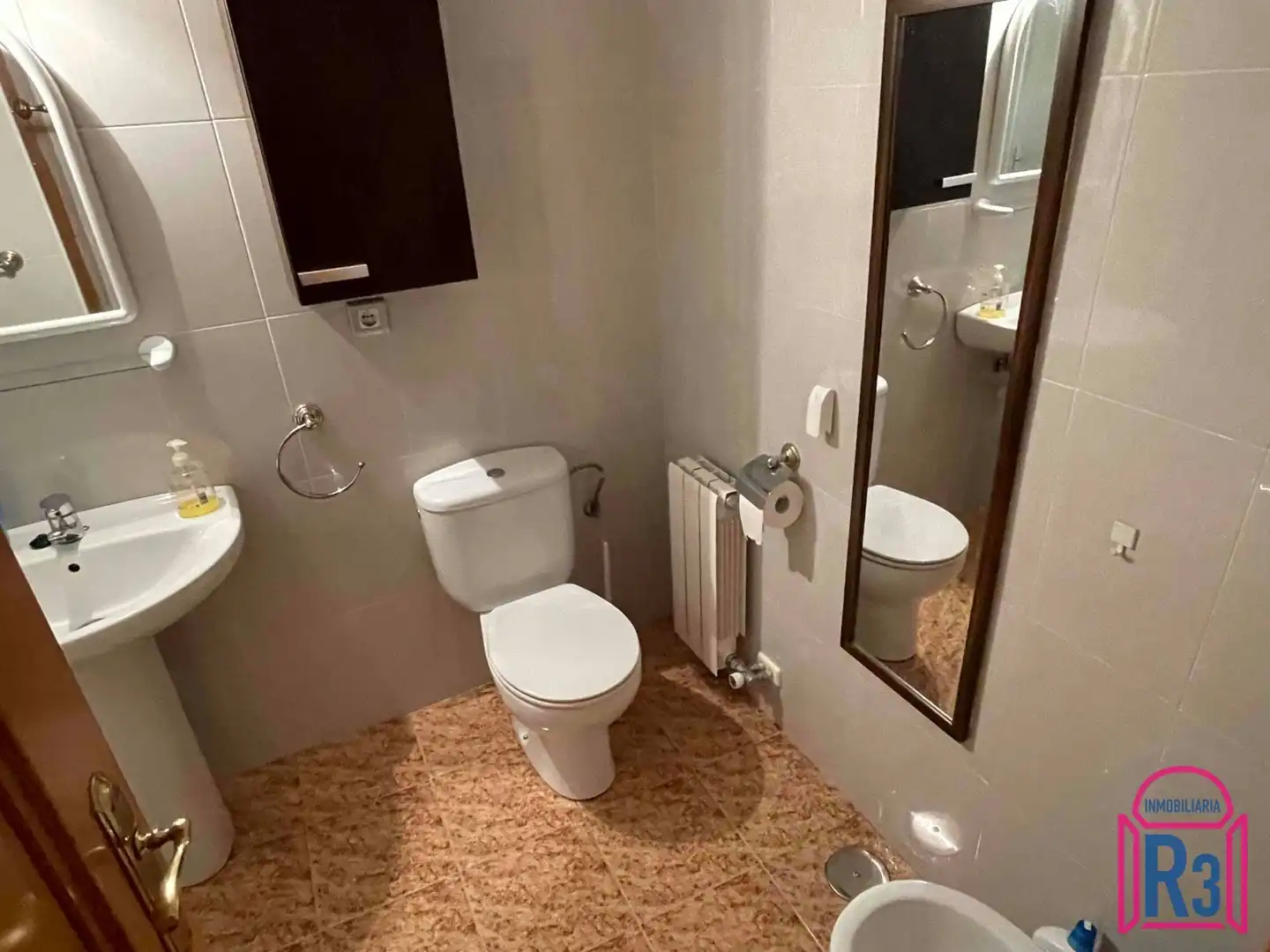 Bathroom of Flat for rent in Villaquilambre  with Heating, Terrace and Furnished