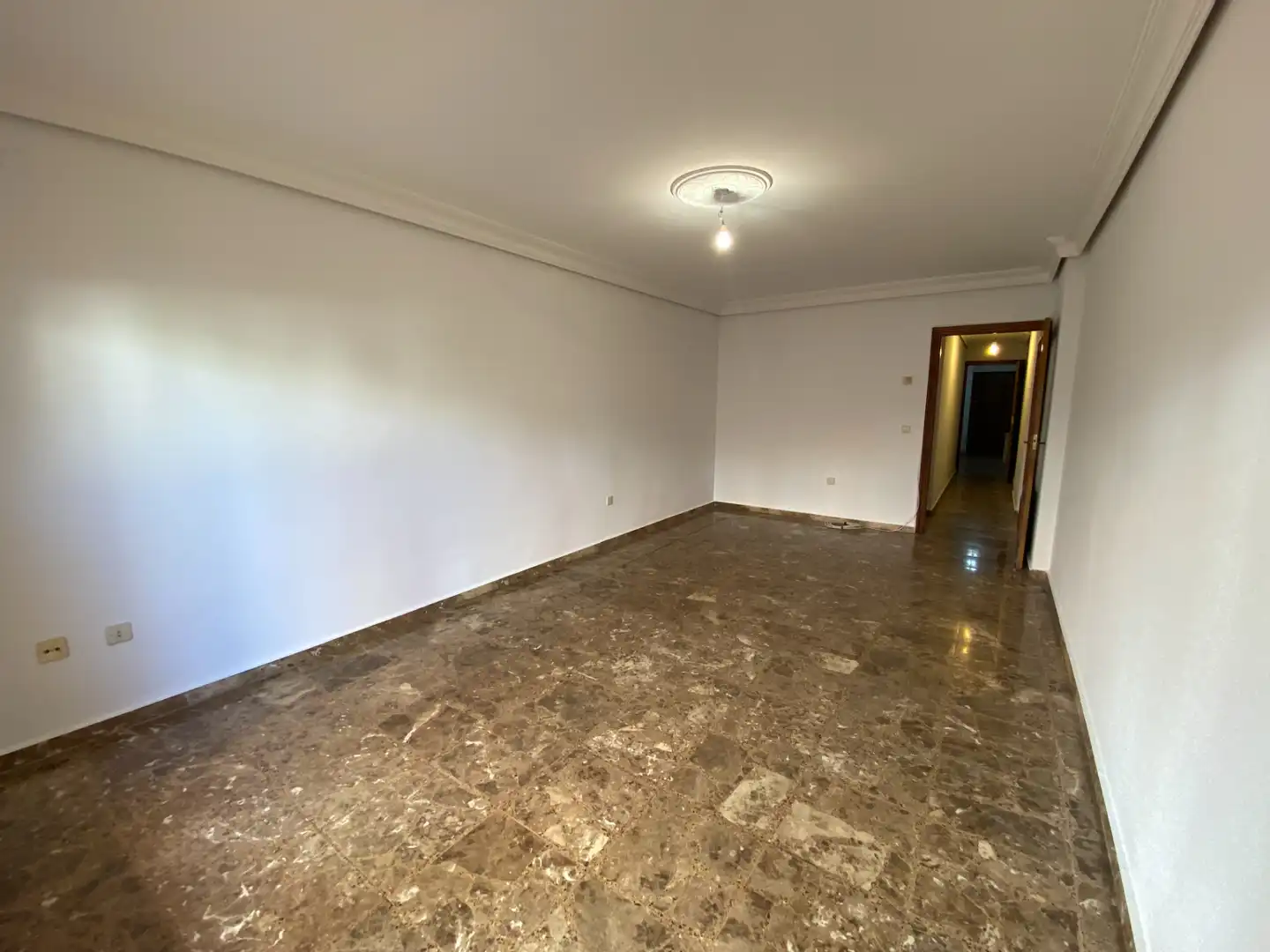 Piso en venta en Ciudad Real con Calefacción, Terraza y Balcón