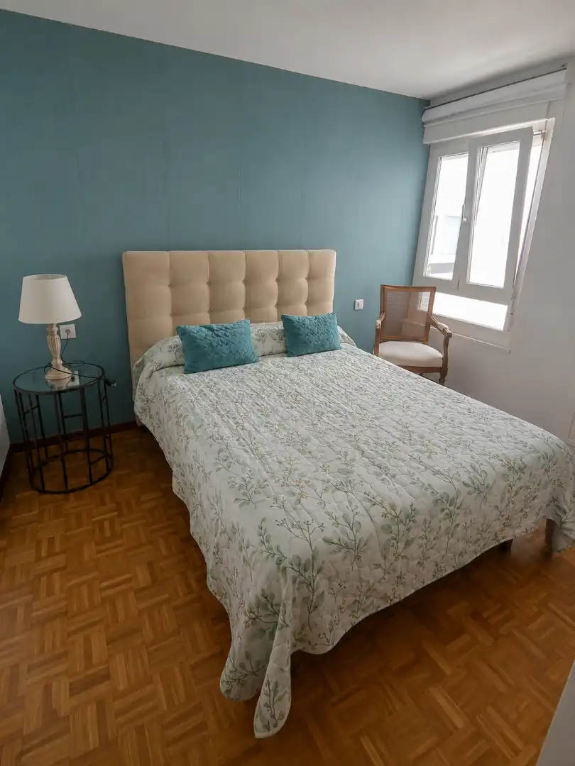 Bedroom of Flat for rent in Gijón   with Heating, Parquet flooring and Furnished