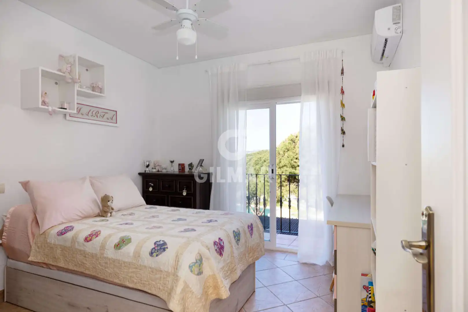 Bedroom of Detached homes for sale in Estepona  with Private garden and Swimming Pool