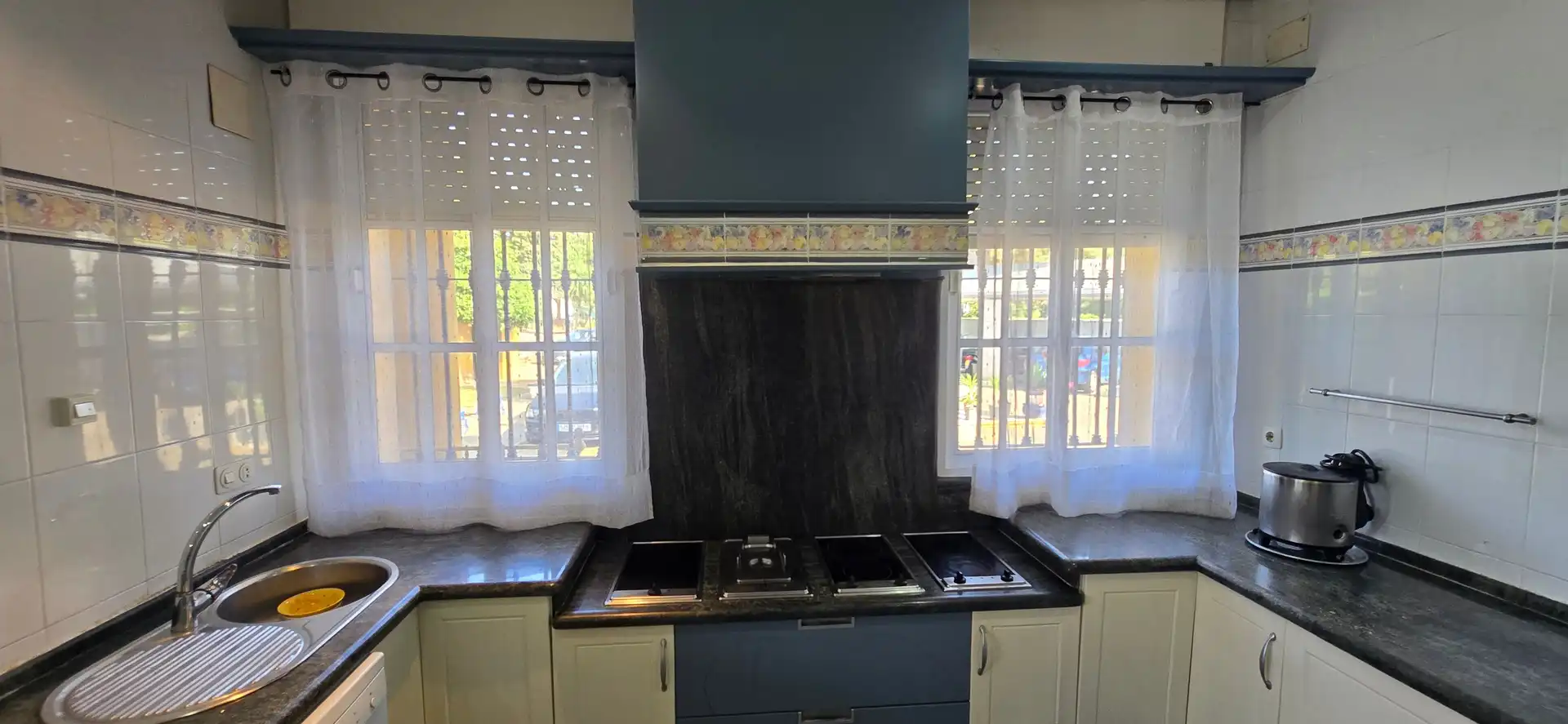 Kitchen of Houses for sale in Jerez de la Frontera  with Air Conditioner, Private garden and Terrace