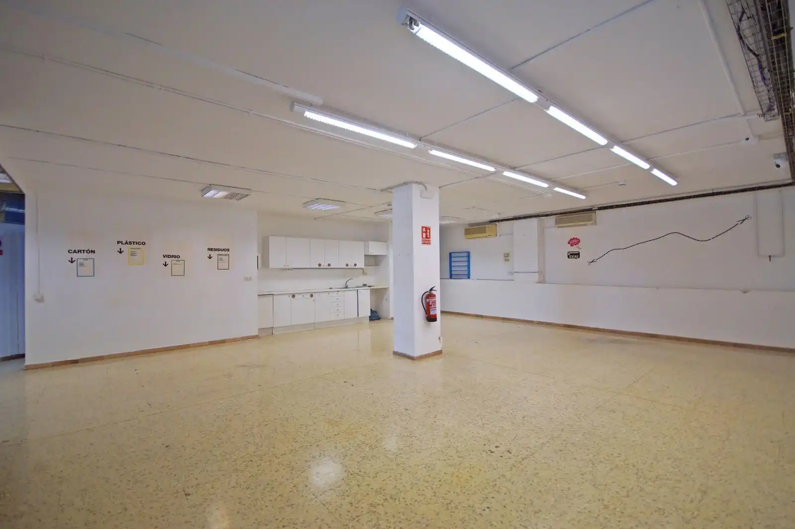 Business premises for sale in Calle Pallars 73, imagen 10