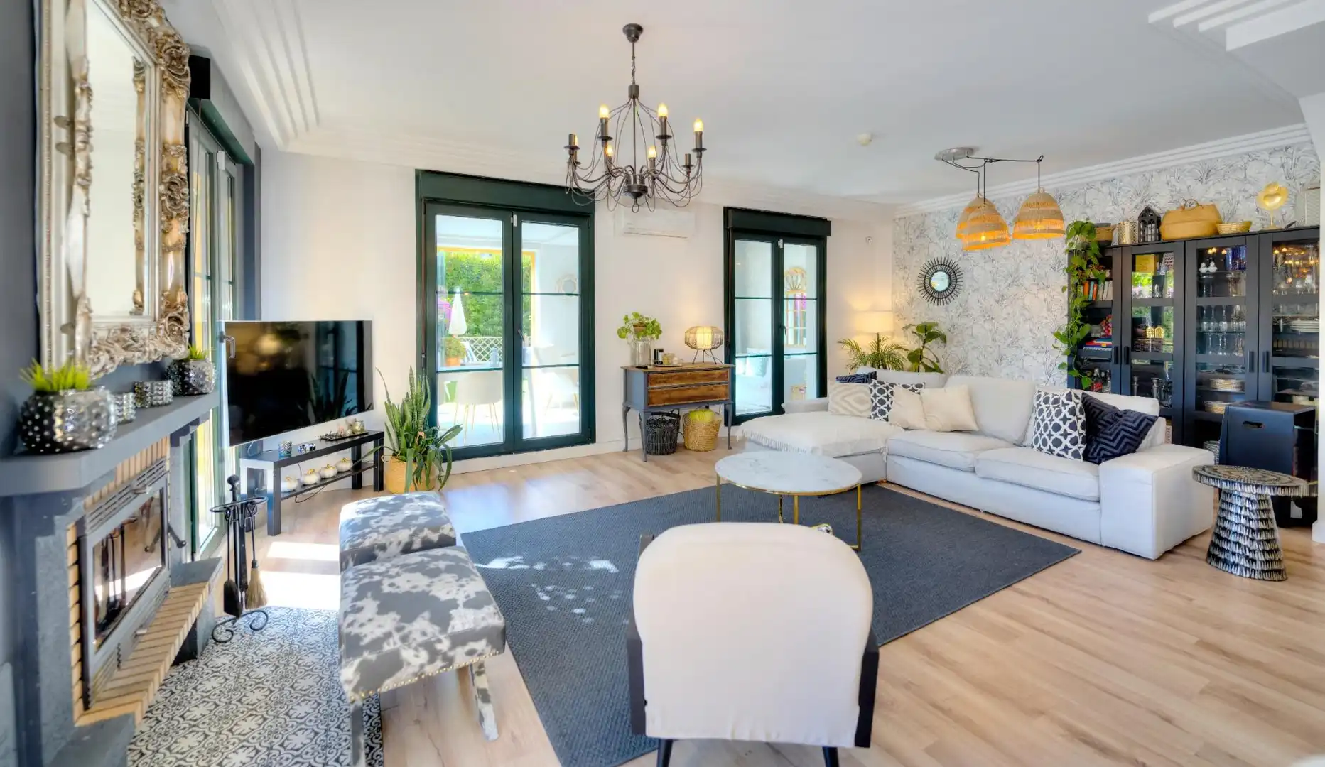 Sala de estar de Casa adosada en venta en Ayamonte con Aire acondicionado, Calefacción y Jardín privado