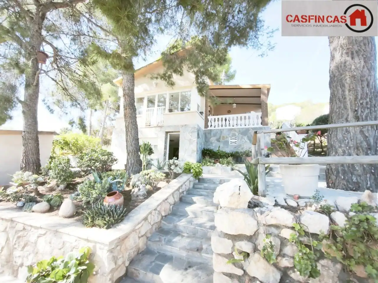 Casa amb jardí en venda a Costa Cunit - Els Jardins - Els Rosers