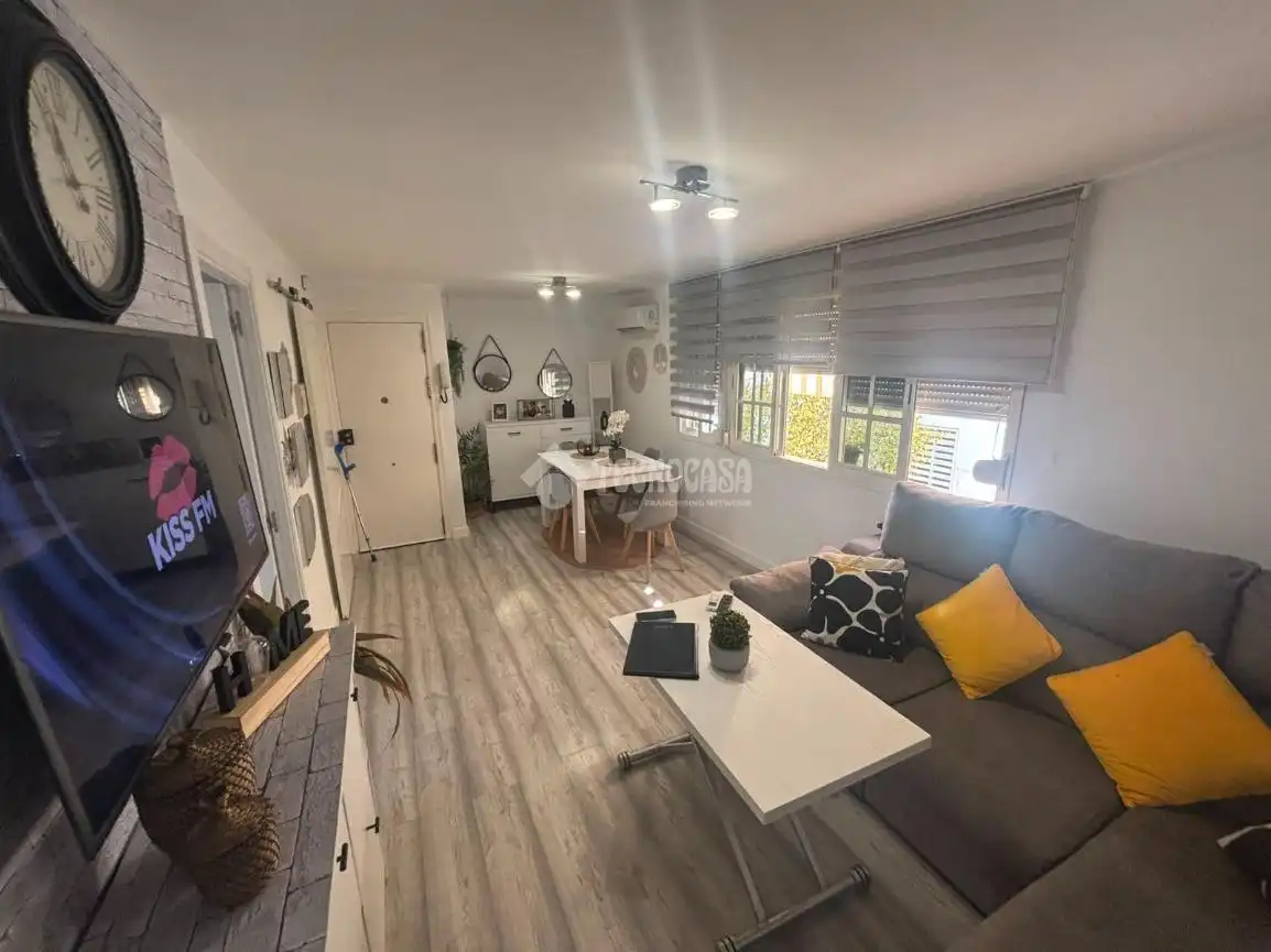 Sala d'estar de Pis en venda en Huelva amb Aire condicionat i Moblat