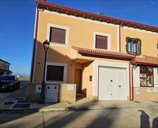 Exterior view of Flat for sale in Garcillán