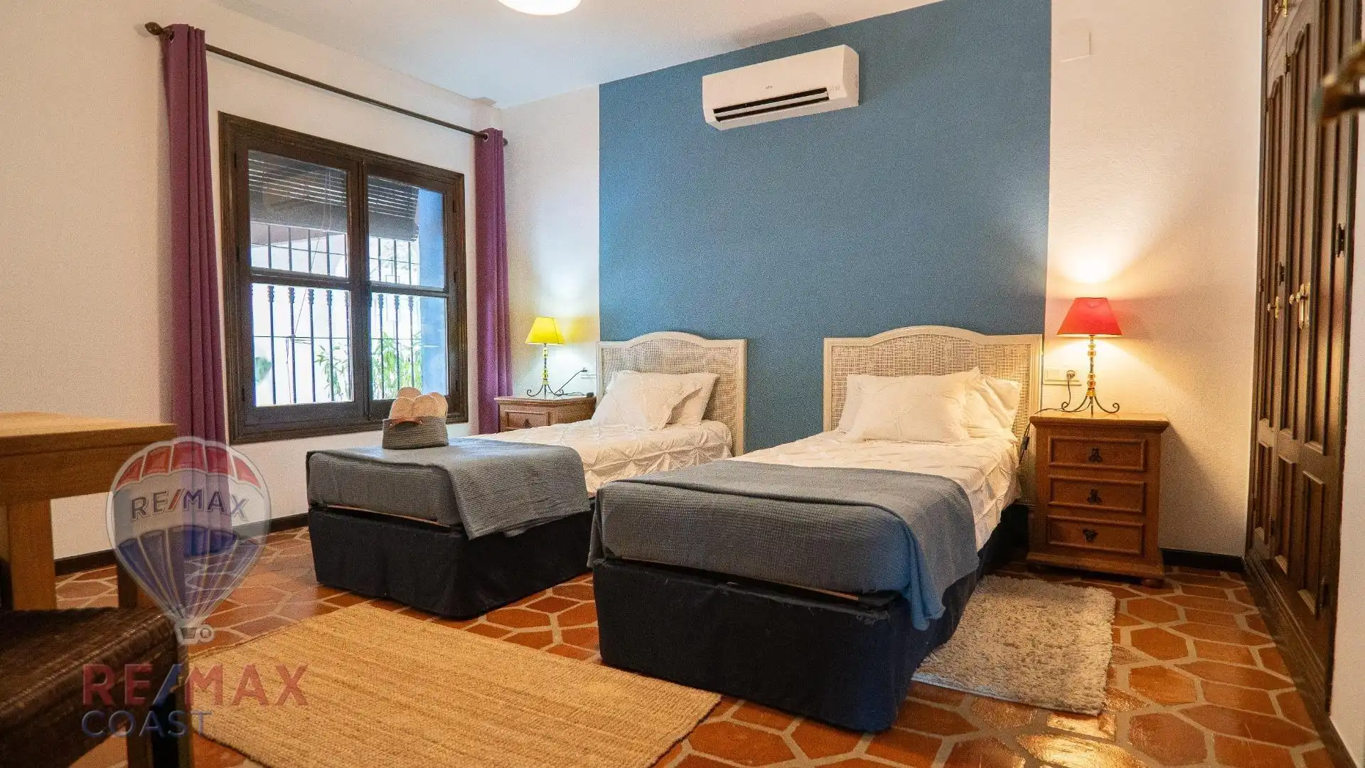 Dormitori de Casa o xalet en venda en Alhaurín de la Torre amb Aire condicionat, Jardí privat i Terrassa