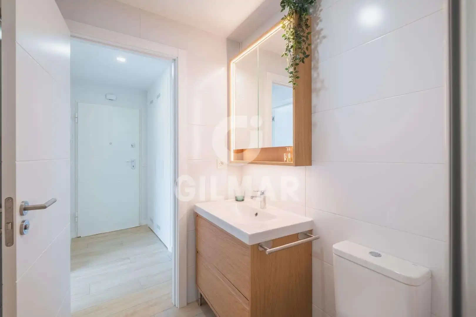 Badezimmer von Wohnung zur Miete in Chipiona mit Klimaanlage, Privatgarten und Möbliert