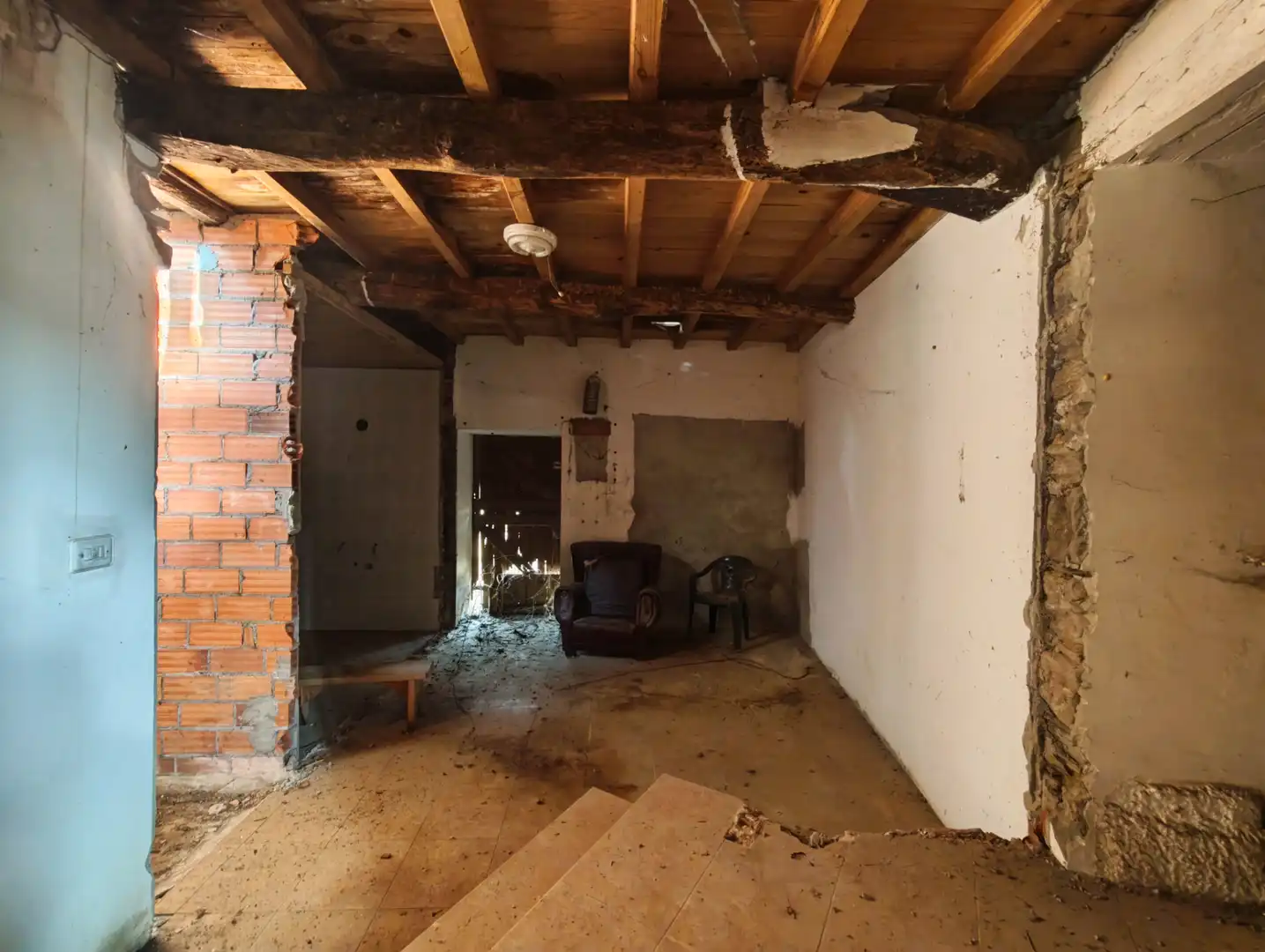 Country homes for sale in Cesuras  with Private garden and Storage room