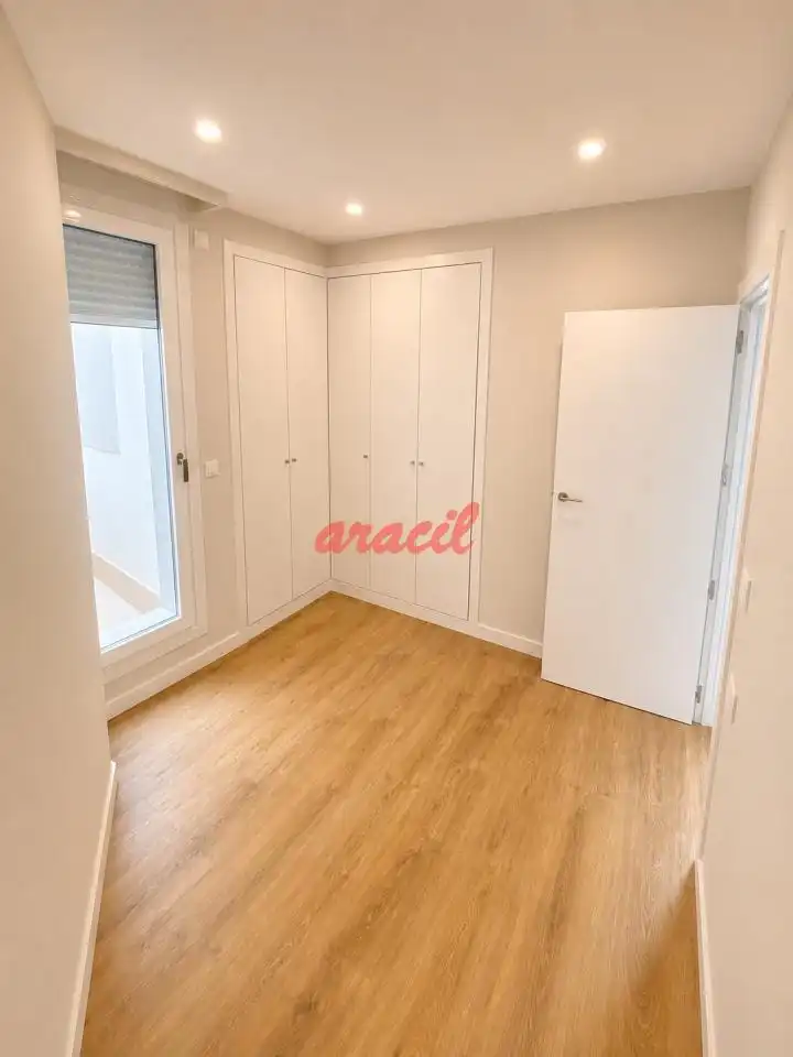 Bedroom of Apartments for rent in Ourense Capital   with Heating, Terrace and Balcony