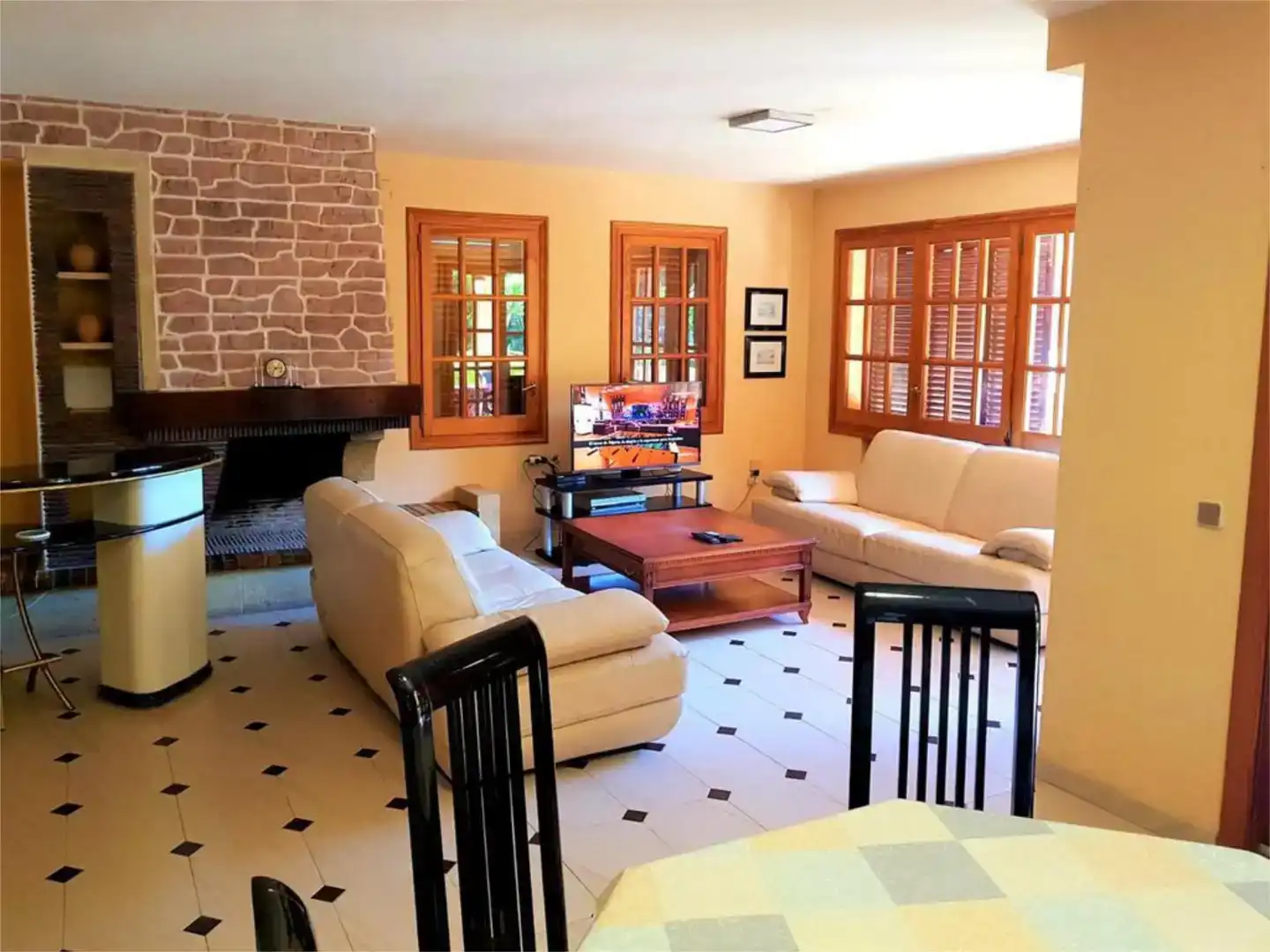 Sala d'estar de Casa o xalet de lloguer en Lloret de Mar amb Aire condicionat, Piscina i Moblat