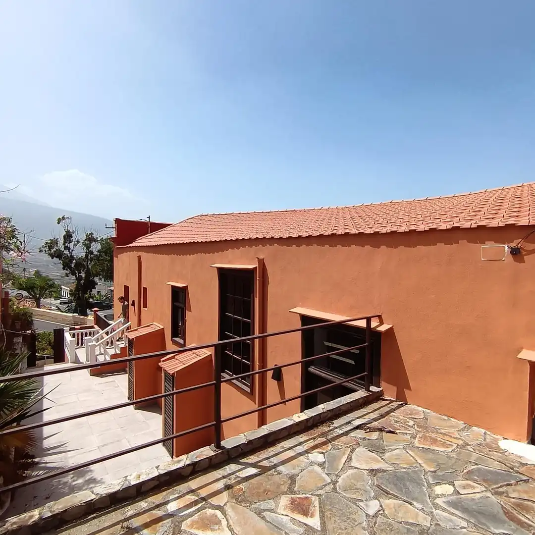 Vista exterior de Casa o chalet en venta en Santa Úrsula con Parquet y Terraza