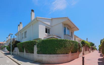 Casa adosada en venda a Carrer D'enric Borràs, Premià de Mar