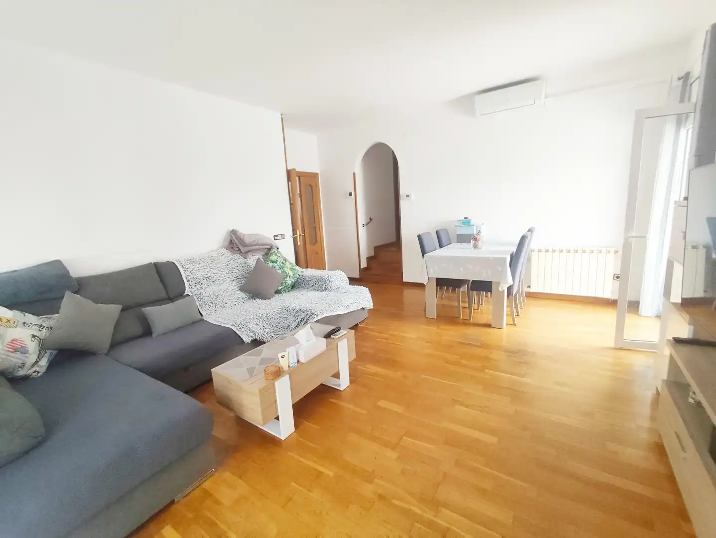 Sala de estar de Casa o chalet en venta en Abrera con Aire acondicionado, Calefacción y Parquet