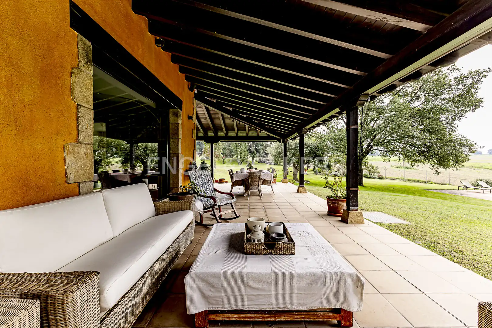 Terrasse von Country house zum Verkauf in Torelló mit Klimaanlage, Heizung und Privatgarten