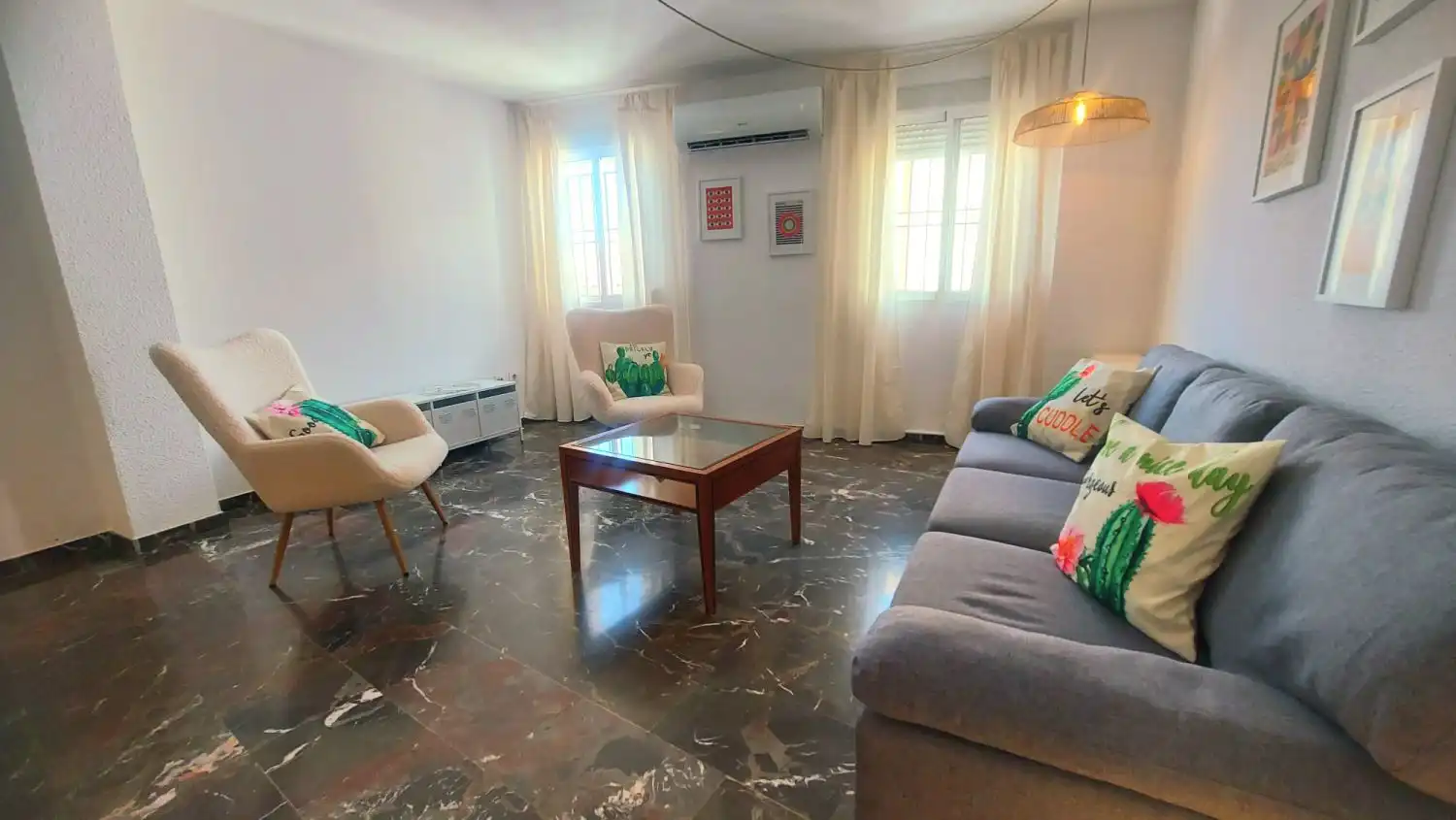 Sala d'estar de Pis de lloguer en Jaén amb Aire condicionat, Calefacció i Terrassa