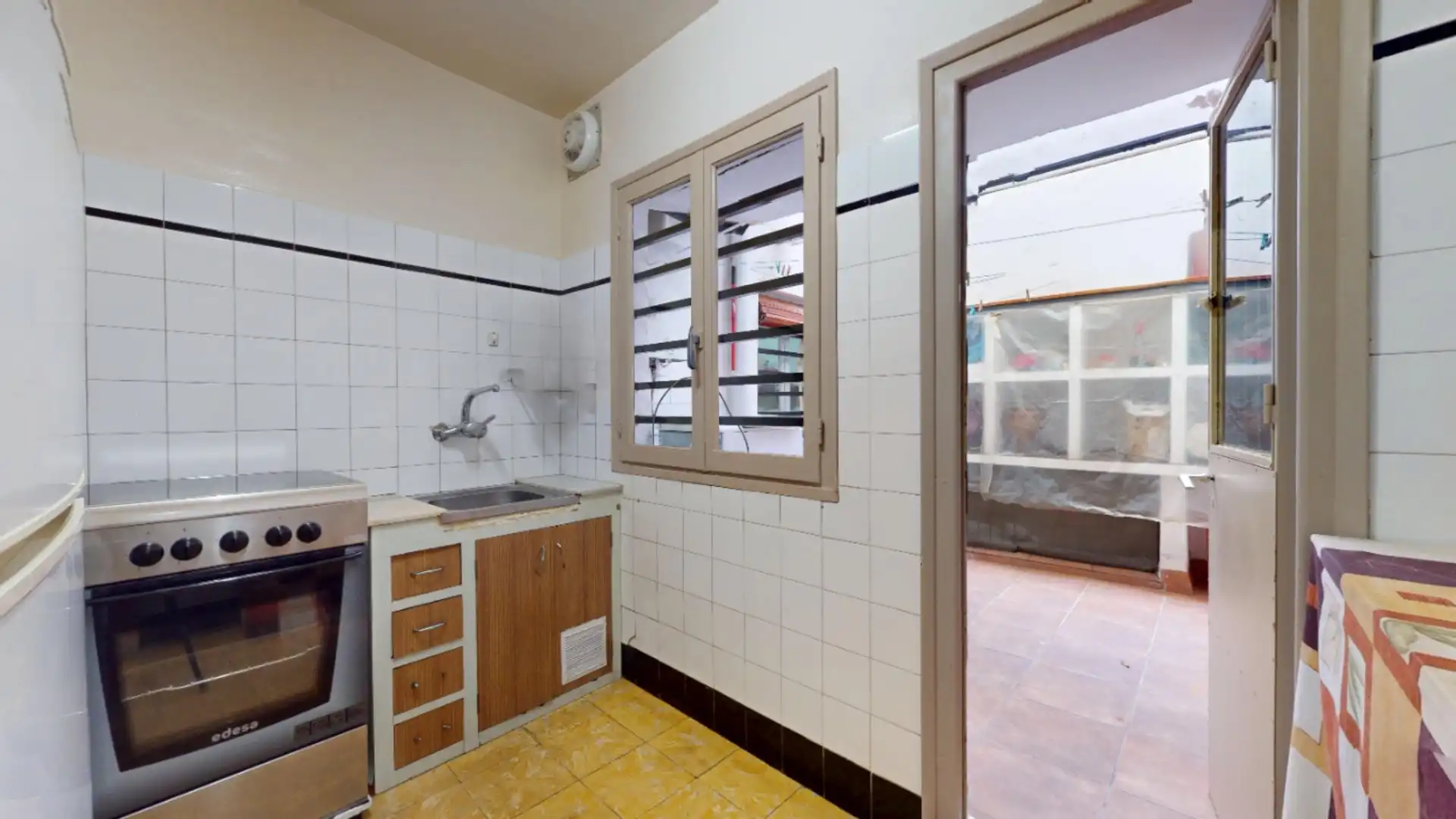 Kitchen of Flat for sale in Barcelona  with Air Conditioner, Terrace and Balcony
