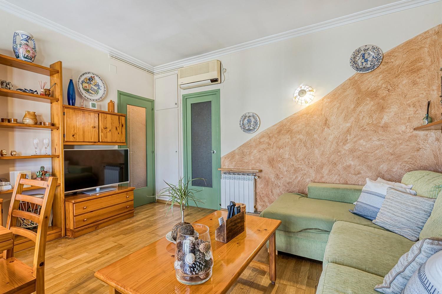 Sala d'estar de Pis en venda en Capellades amb Parquet i Moblat