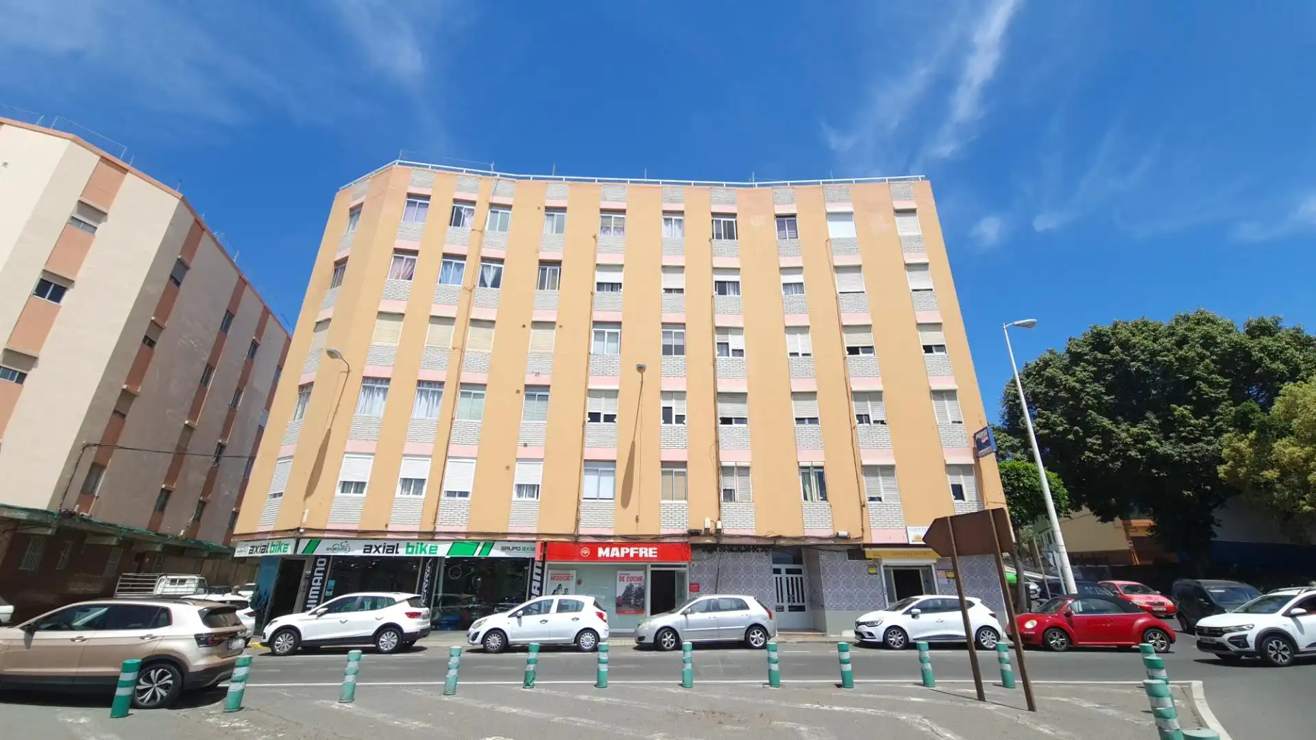 Vista exterior de Piso en venta en Telde