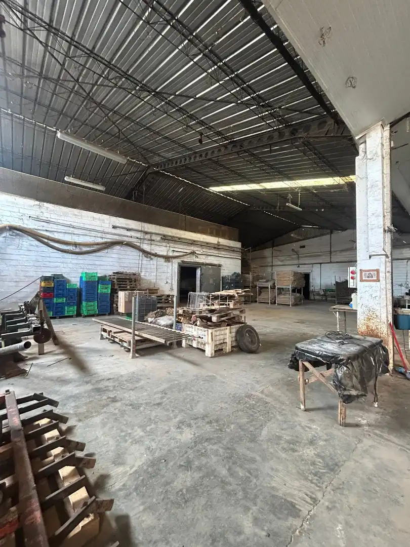 Nau industrial en venda a Avenida de Brenes 7, imagen 24